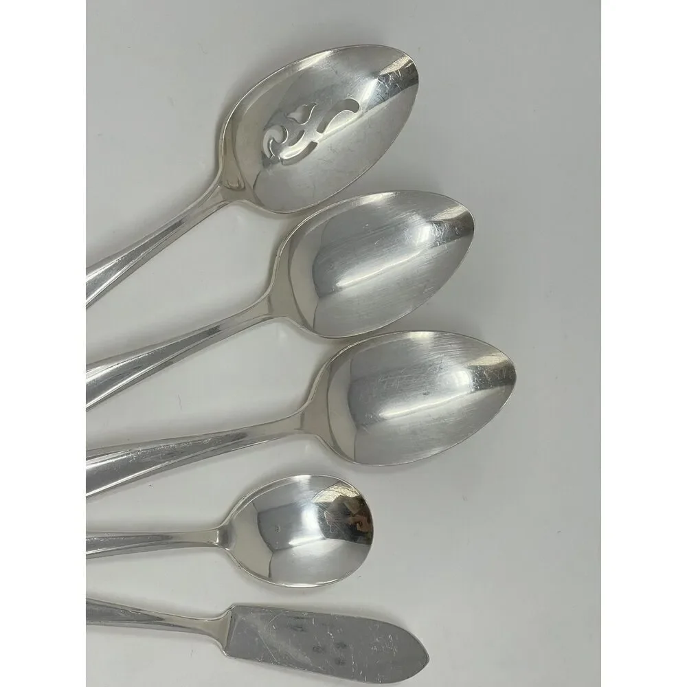 International EXQUISITE Silverplate 1957 Serving Table Sugar Spoons Butter Knife